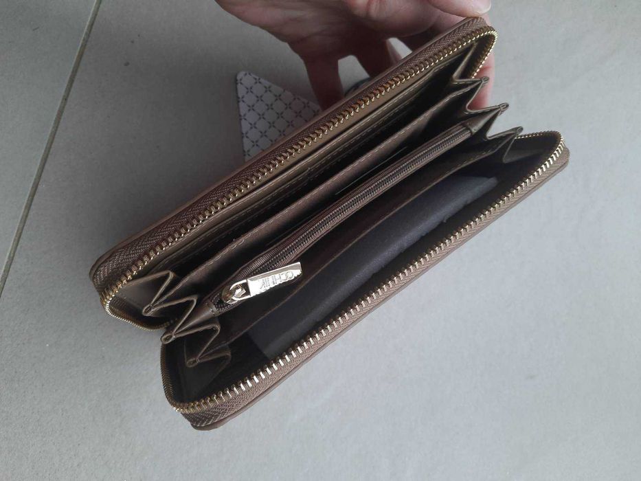 Duży beżowy portfel damski OCHNIK z tłoczeniem