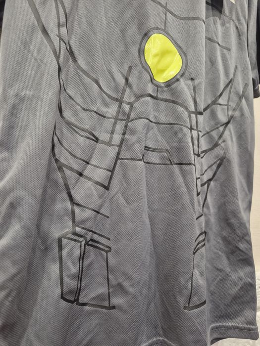 Koszulka sportowa marvel s szybkoschnąca szara zbroja przebranie nowa