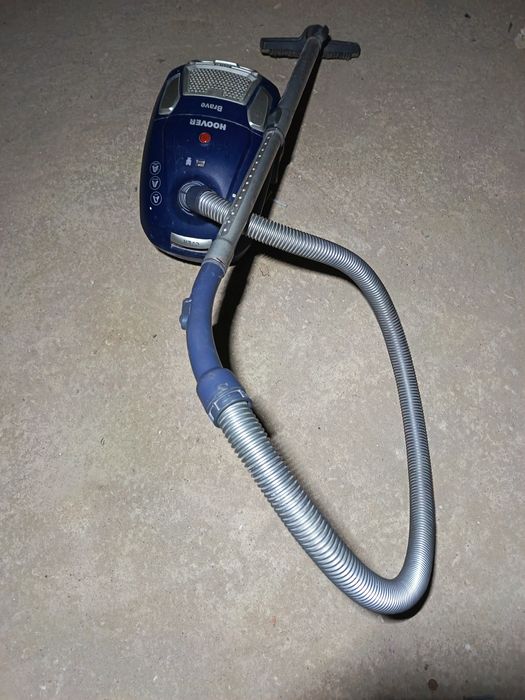 Aspirador hoover em bom estado, ofereço sacos