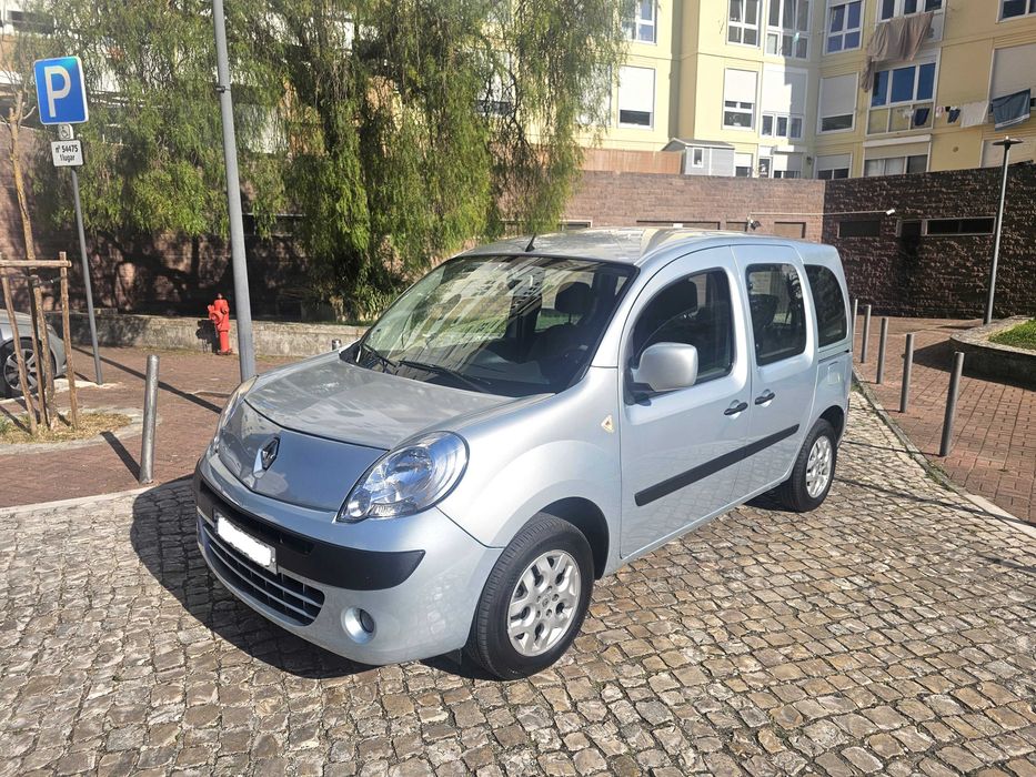 Renault Kangoo 1.5 Dci Adaptada / Rampa Para Cadeira Rodas / TPMR