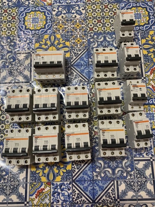 Disjuntor novos de várias potências aceito ofertas