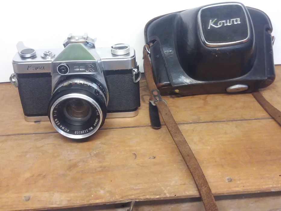 Maquina fotografica antiga em bom estado