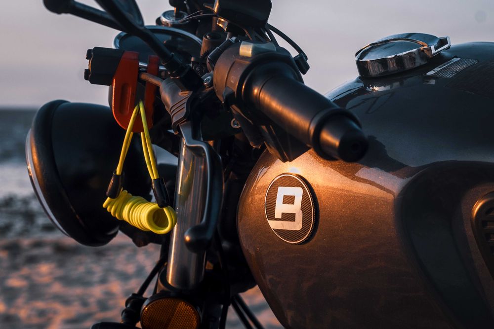 Bullit Bluroc Legend 125 + Capacetes + Kit