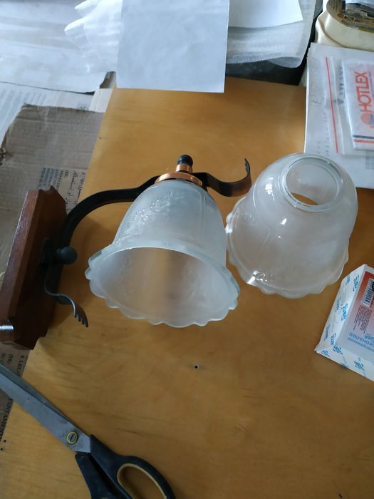 Бра зі скляними плафоном