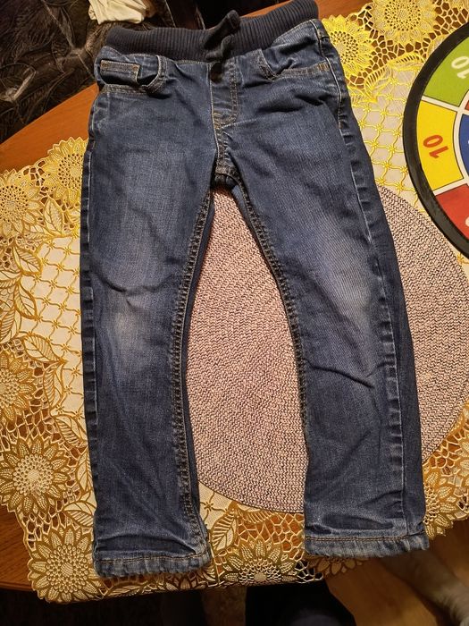 Sprzedam spodnie grubsze rozmiar 110.