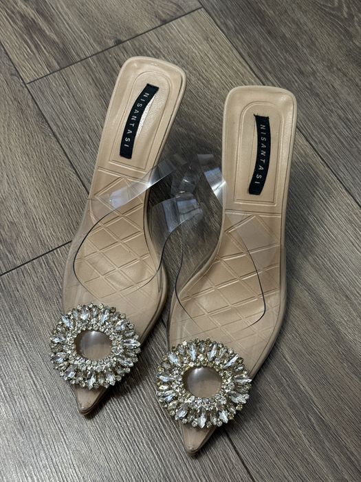 Босоніжки , туфлі під Zara
