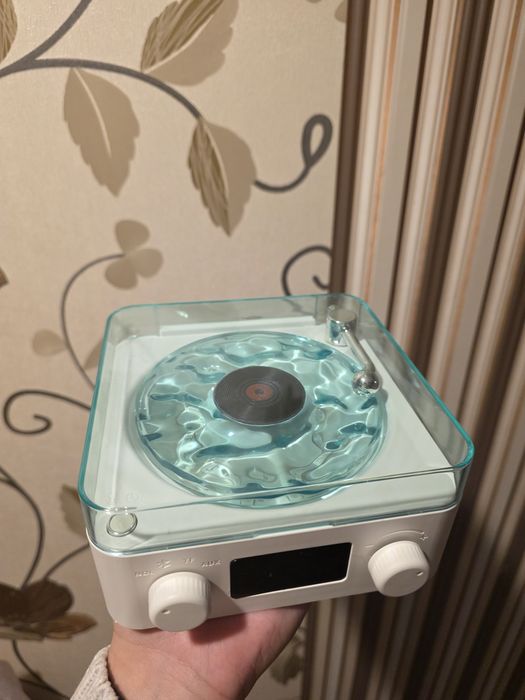 Нічник Vinyl Waves Player у стилі ретро-програвача