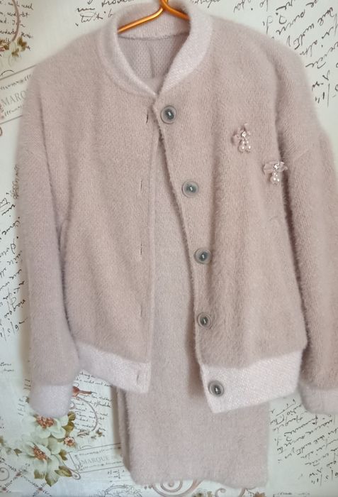 Теплий костюм для дівчинки.