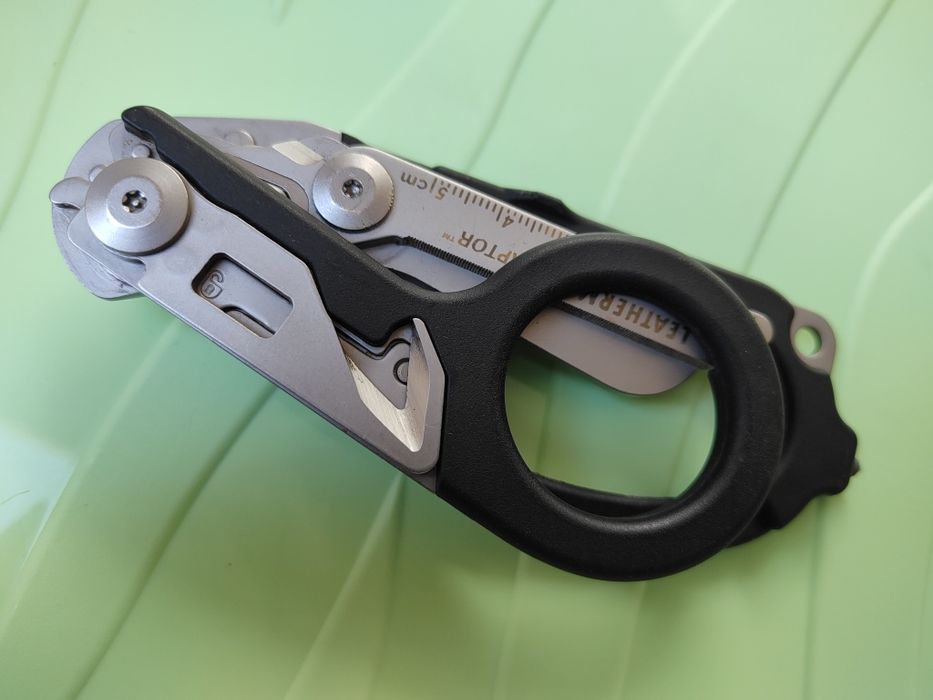 Leatherman Raptor Rescue
