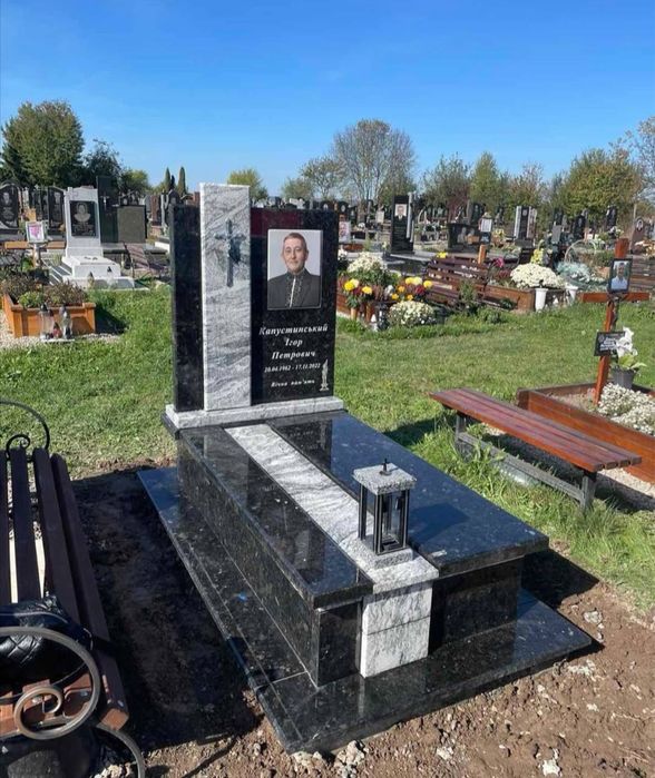 Памятник з установкою під ключ