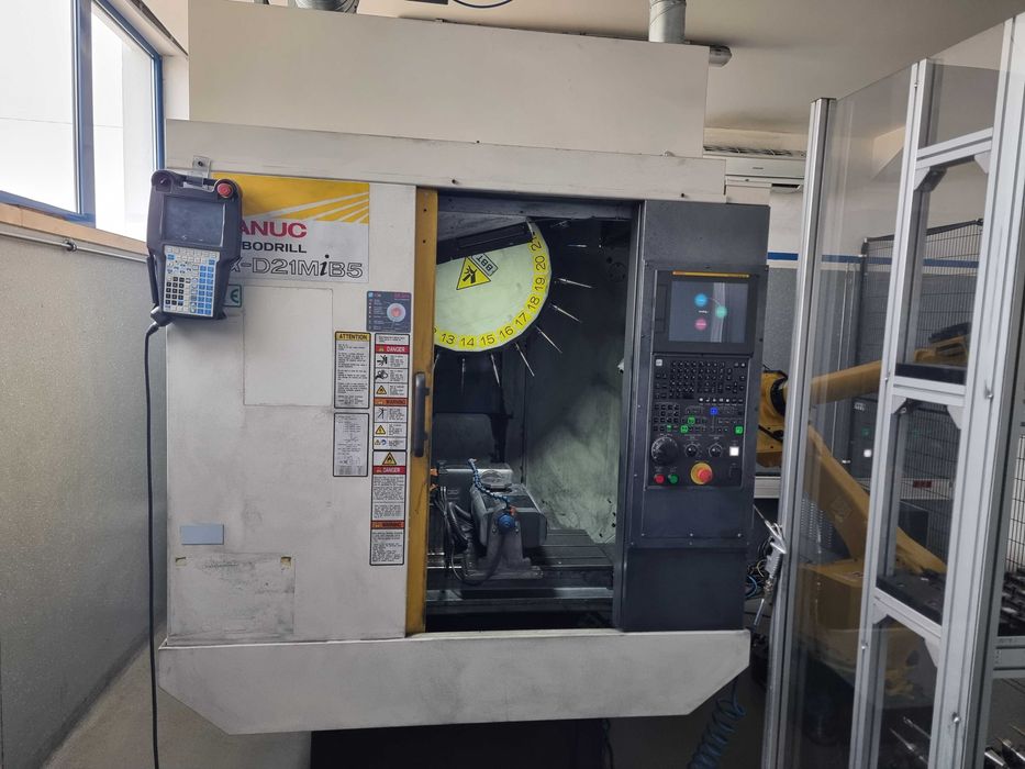 Célula Fanuc Robodrill CNC 5 Eixos com Robot Fanuc