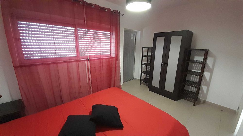 Arrenda-se agradável apartamento T1 para férias no Verão Peniche