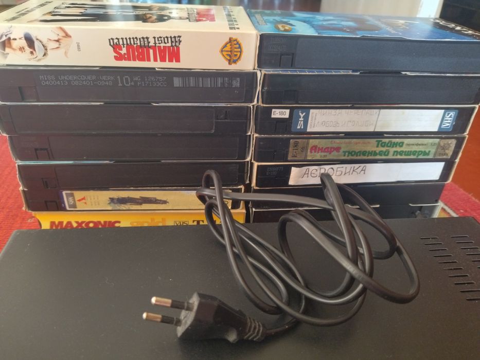 Видеомагнитофон Otake