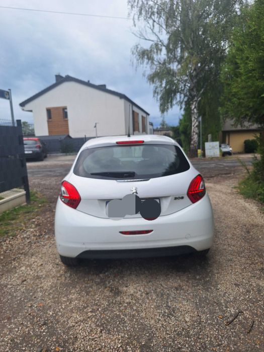 Samochód Peugeot 208