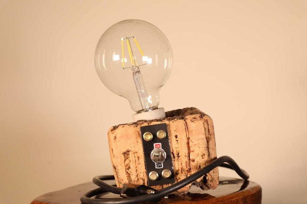 Candeeiro Artesanal em madeira