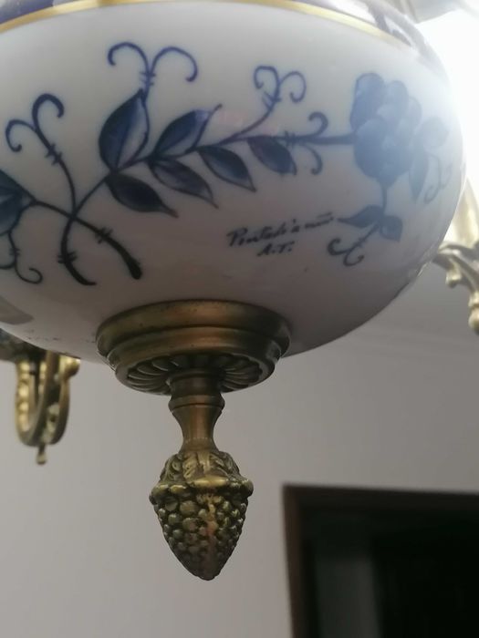 Candeeiro com 5 braços de luz pintado à mão como novo.