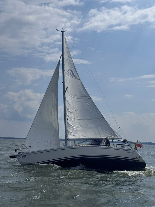 Jacht żaglowy morski Hanse 300 rok produkcji 2003 + przyczepa
