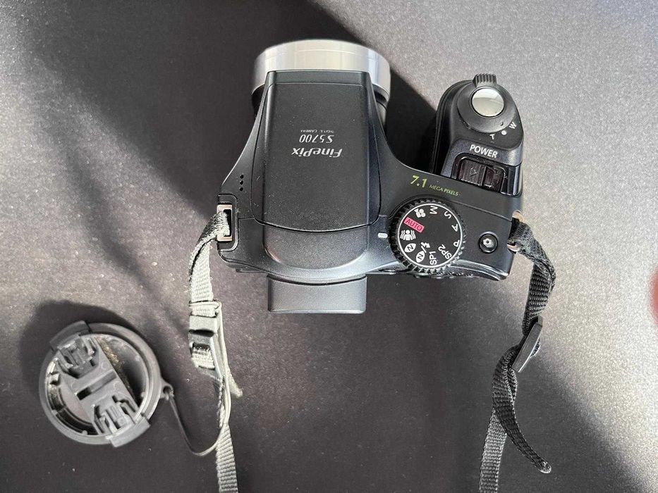 Maquina fotografica  Fujifilm S5700