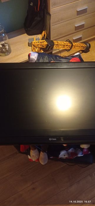 Tanio sprzedam sprawny bez pilota i stopki tylko do powieszenia na ści