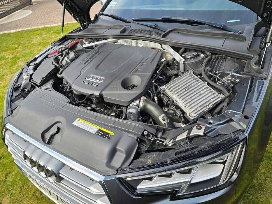AUDI A4 B9 QUATTRO  3.0 TDI S-Line Competition Super stan  AUDI A4 S4