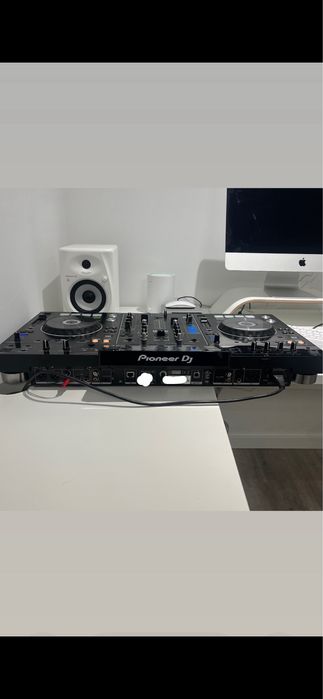 Pioneer XDJ RX (all in one)