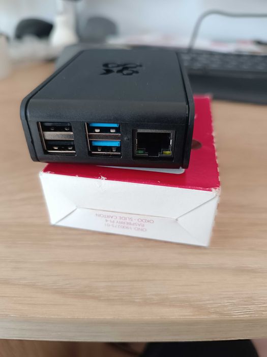 Raspberry Pi® 4 model B -4 GB RAM + Karta micro SD 32GB
