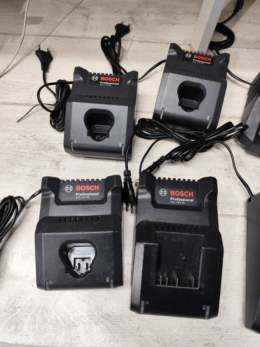 Bosch GAL 18V -40 зарядний пристрій Бош Оригінал зарядка