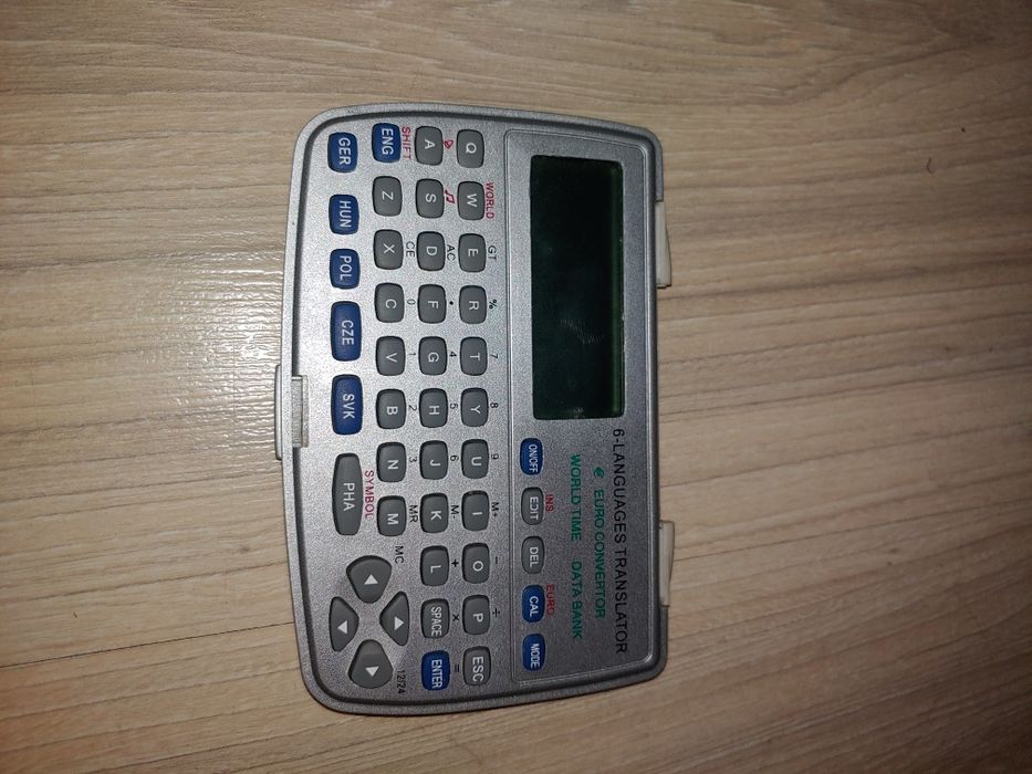 Translator tłumacz 6 językowy na baterię