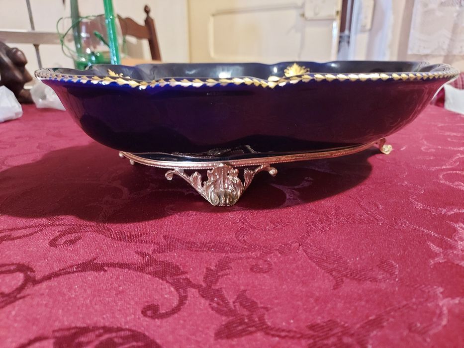 Limoges Luís XV Fruteira ou aneleira de porcelana,
