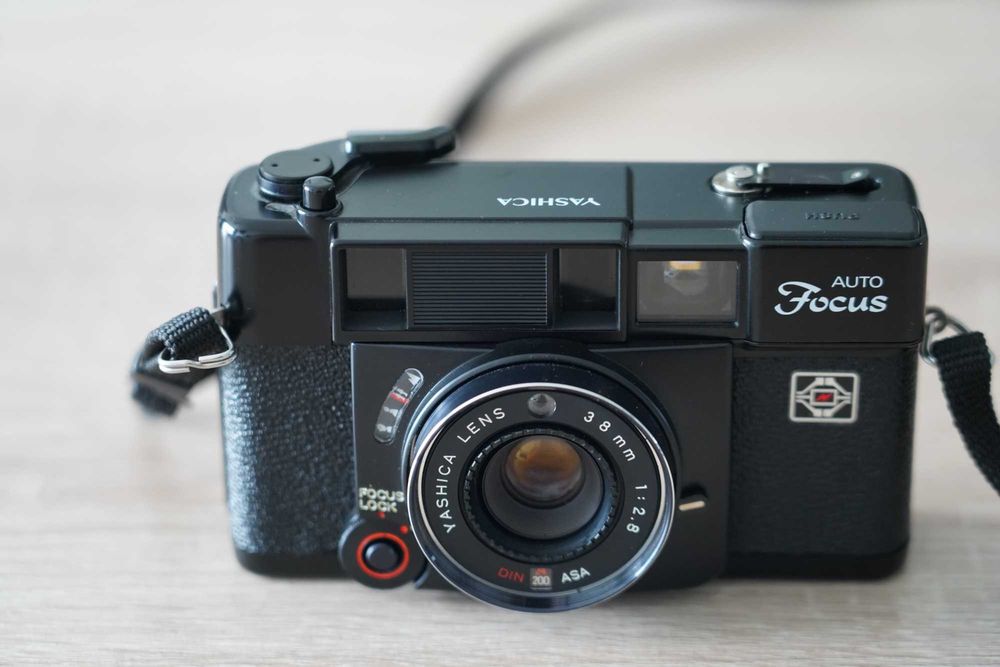 Yashica Auto Focus aparat analogowy