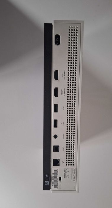 Xbox one S 500GB + Kinect Xbox One Model 1520 4 Gry