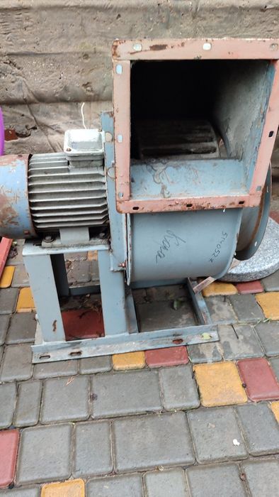 Продам  вытяжку в малярную  камеру  или гараж,  столярный  цех