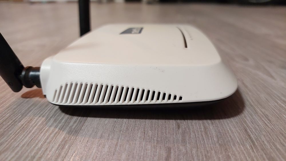 Продам роутер Netis WF2419R