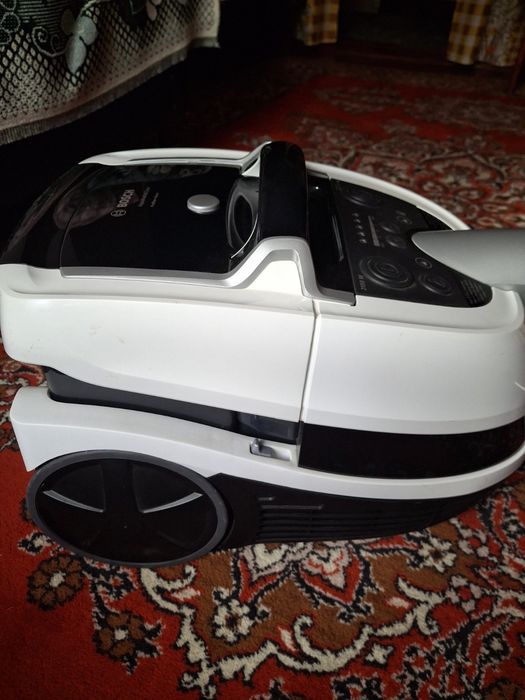 Миючий пилосос BOSCH BWD421PRO