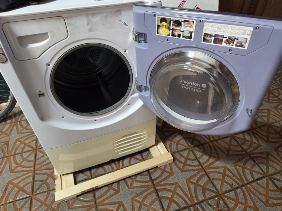 Máquina de Secar ARISTON - Hotpoint
