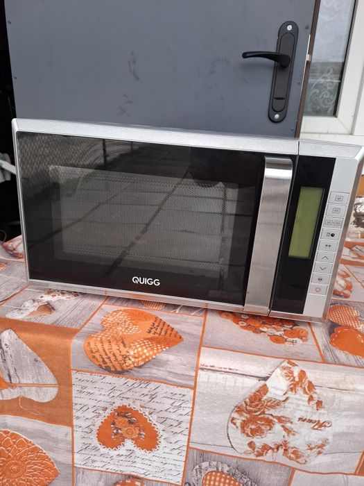 Мікрохвильова піч QUIGG