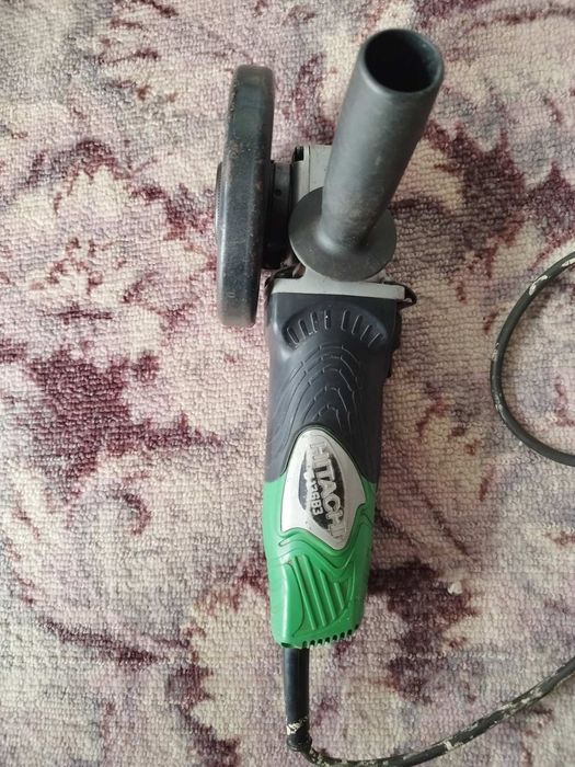 Продам болгарку HITACHI G13SB3