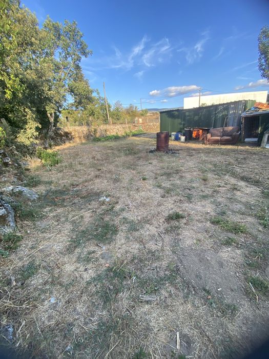 Vende se terreno agua luz e poco com muita agua