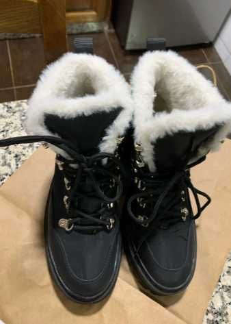 Botas impermeáveis forradas a pêlo