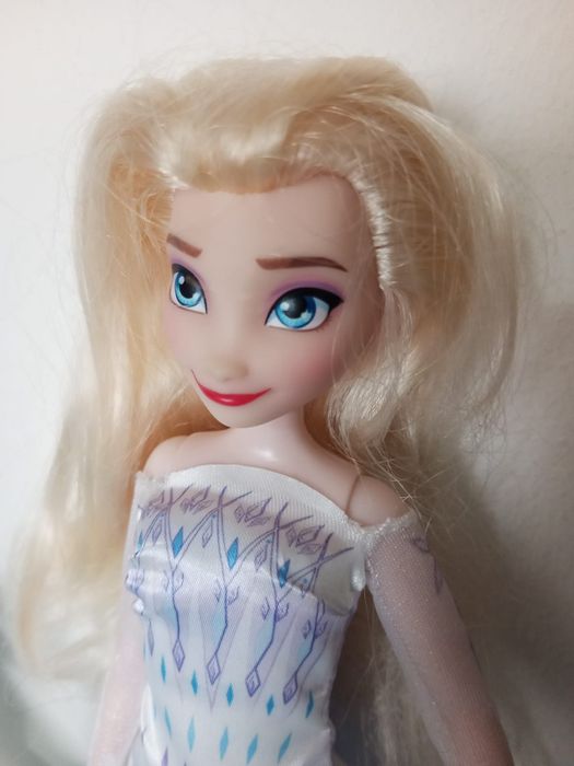 Frozen Reino do Gelo, 3 bonecas Elsa 30€
