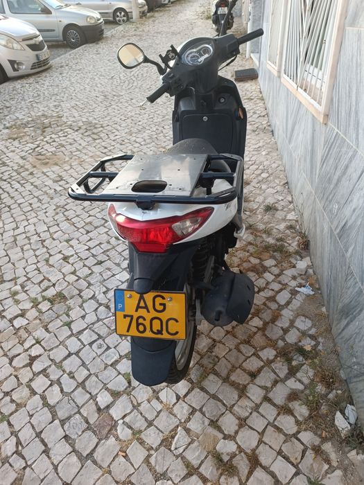Mota SYM 50cc scooter