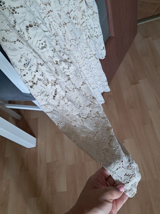 Beżowy kombinezon
