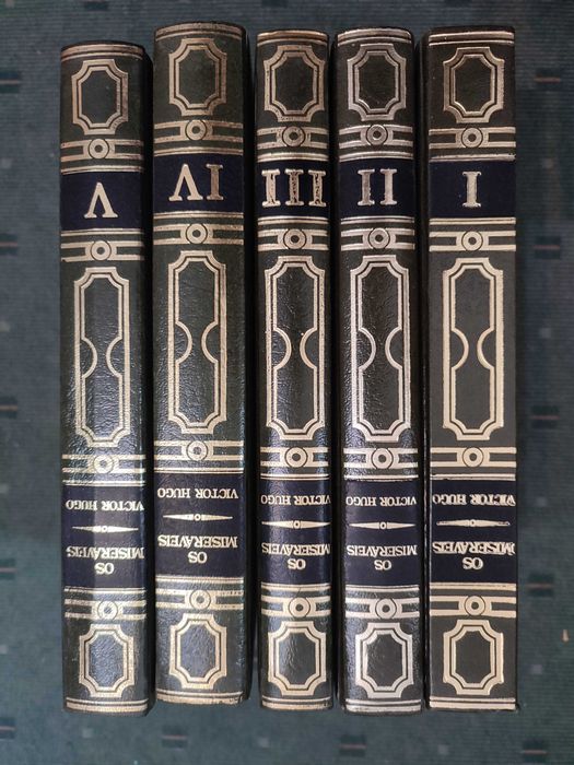 Os Miseráveis - Victor Hugo - 5 Volumes