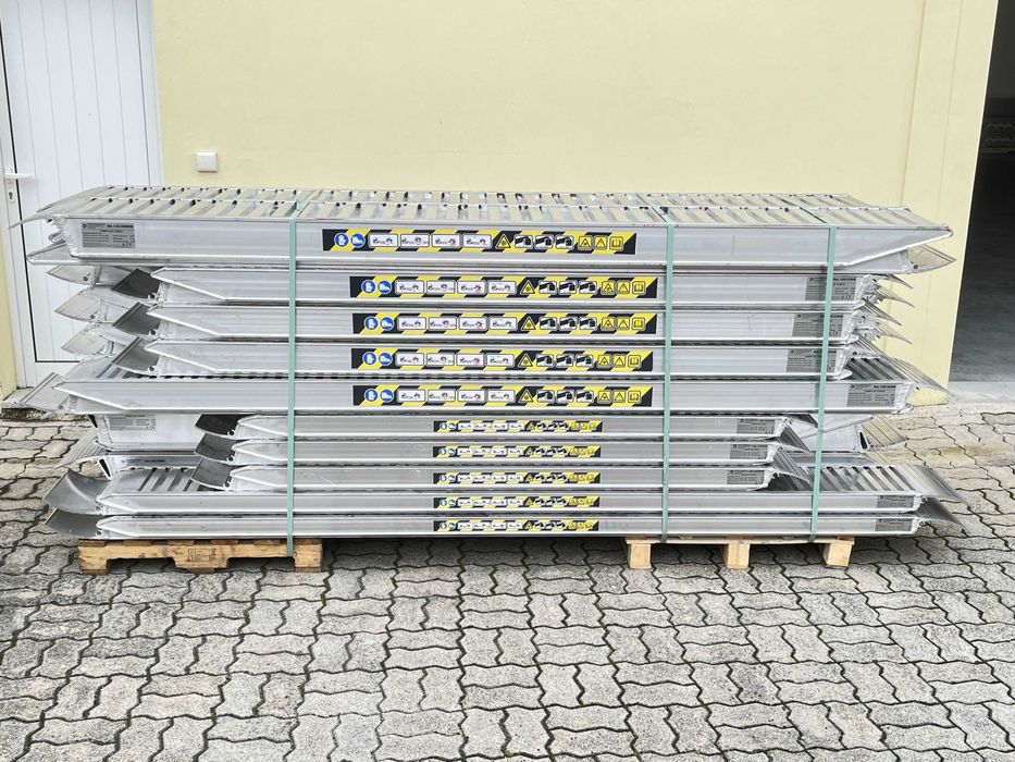 Rampas de carga em alumínio 3 mts 1900 kg.