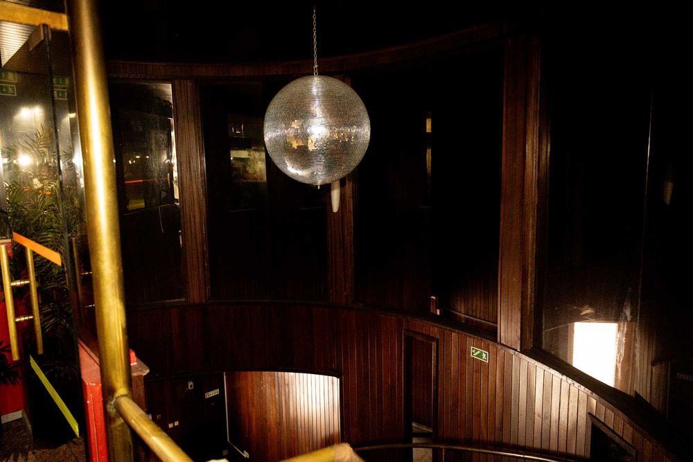 Bola brilhante de discoteca.