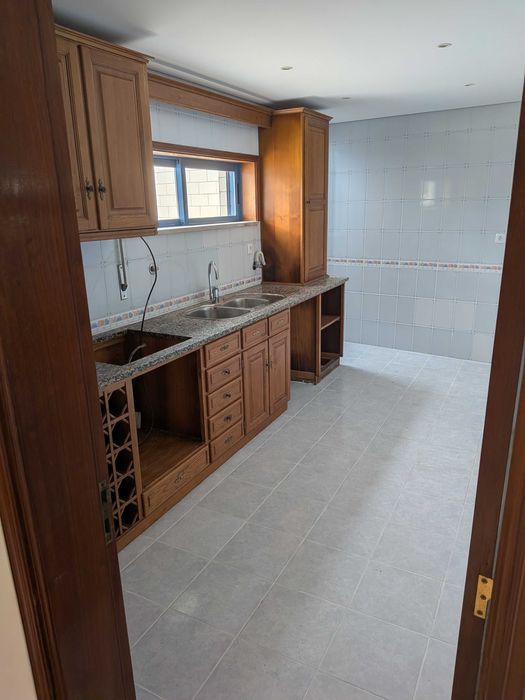 Apartamento T3 com Garagem - Reguenga