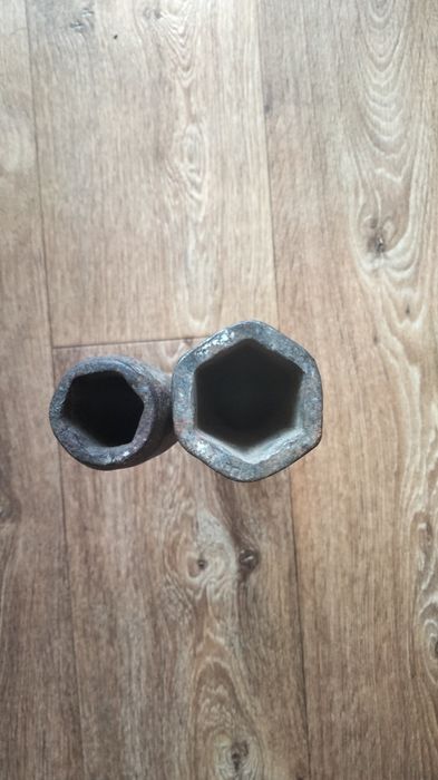 Ключі балонні, автомобільні.