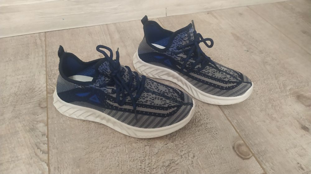 Nowe buty chłopięce