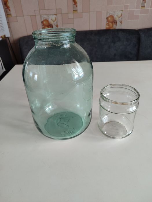 Продам бутлі 3л та банки 0,5л