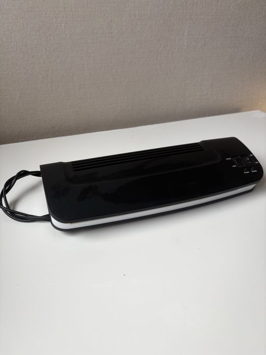 Laminarka A4 + zestaw foli do laminacji